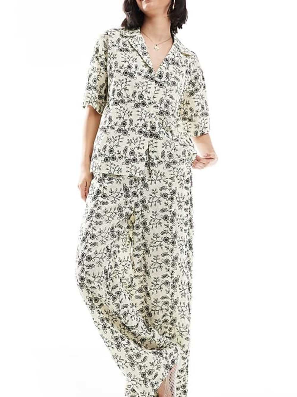 ASOS DESIGN contrast eyelet 2 Piece Set shirt, Pants Size US 8 New
